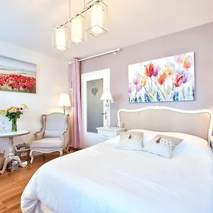 Bed & Breakfast Naturalbnb - Superbes D'hôtes, Au Calme, Parking Sécurisé&gratuit, Copieux Petit Déj' En Option