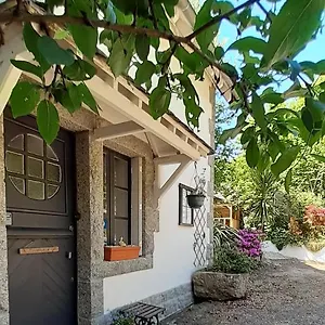 D'hotes De La Roche Tremblante Bed & Breakfast Huelgoat